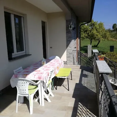 Casale Cadeloro Lägenhet Nebbiuno