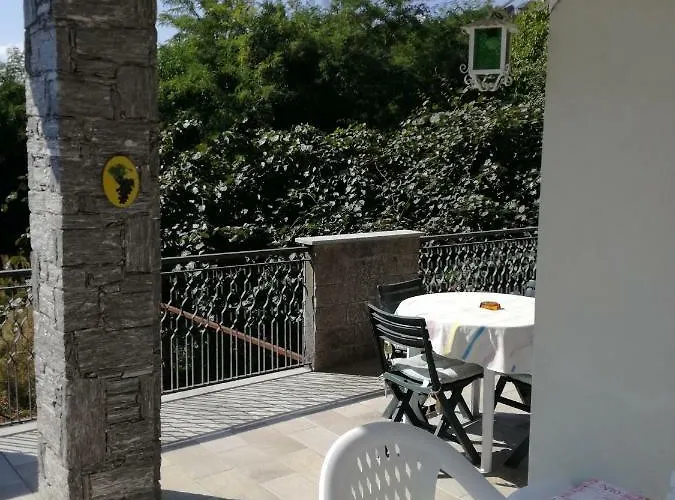 Casale Cadeloro 아파트 Nebbiuno